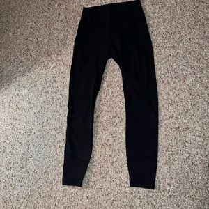Black lululemon in movement high rise tight 25 EVERLUX size 4